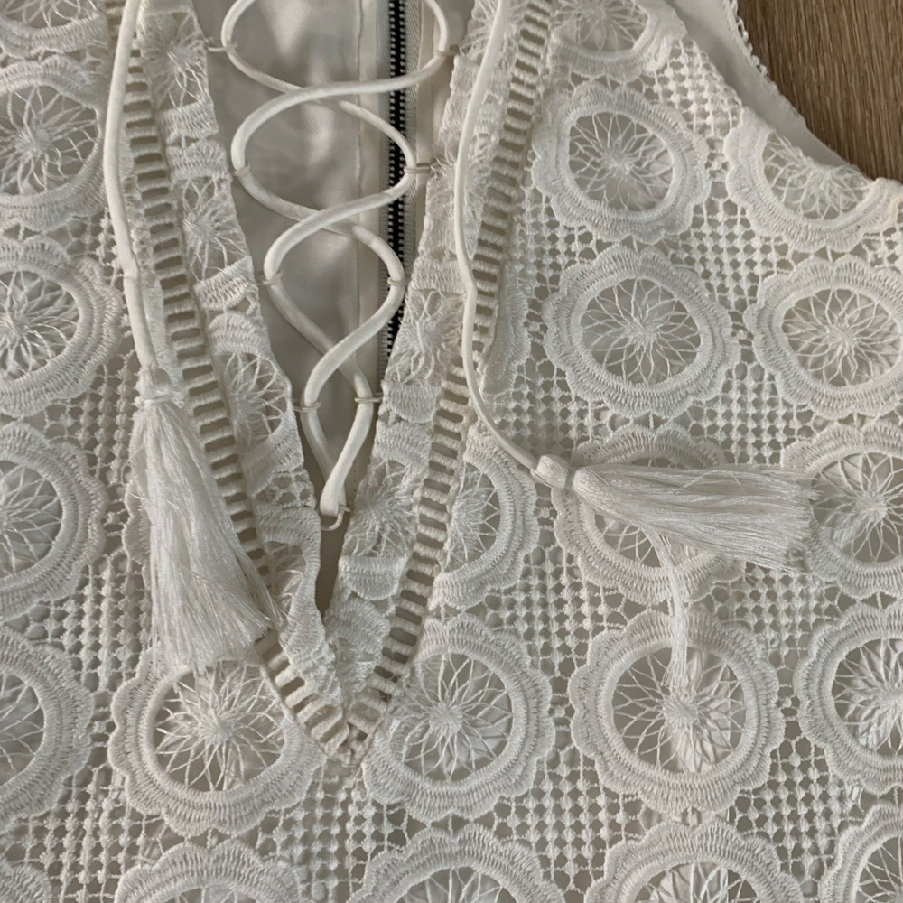 Lovers + Friends White Lace Mini Dress Lace Up Tassel Boho Medallion Crochet S - Picture 5 of 9